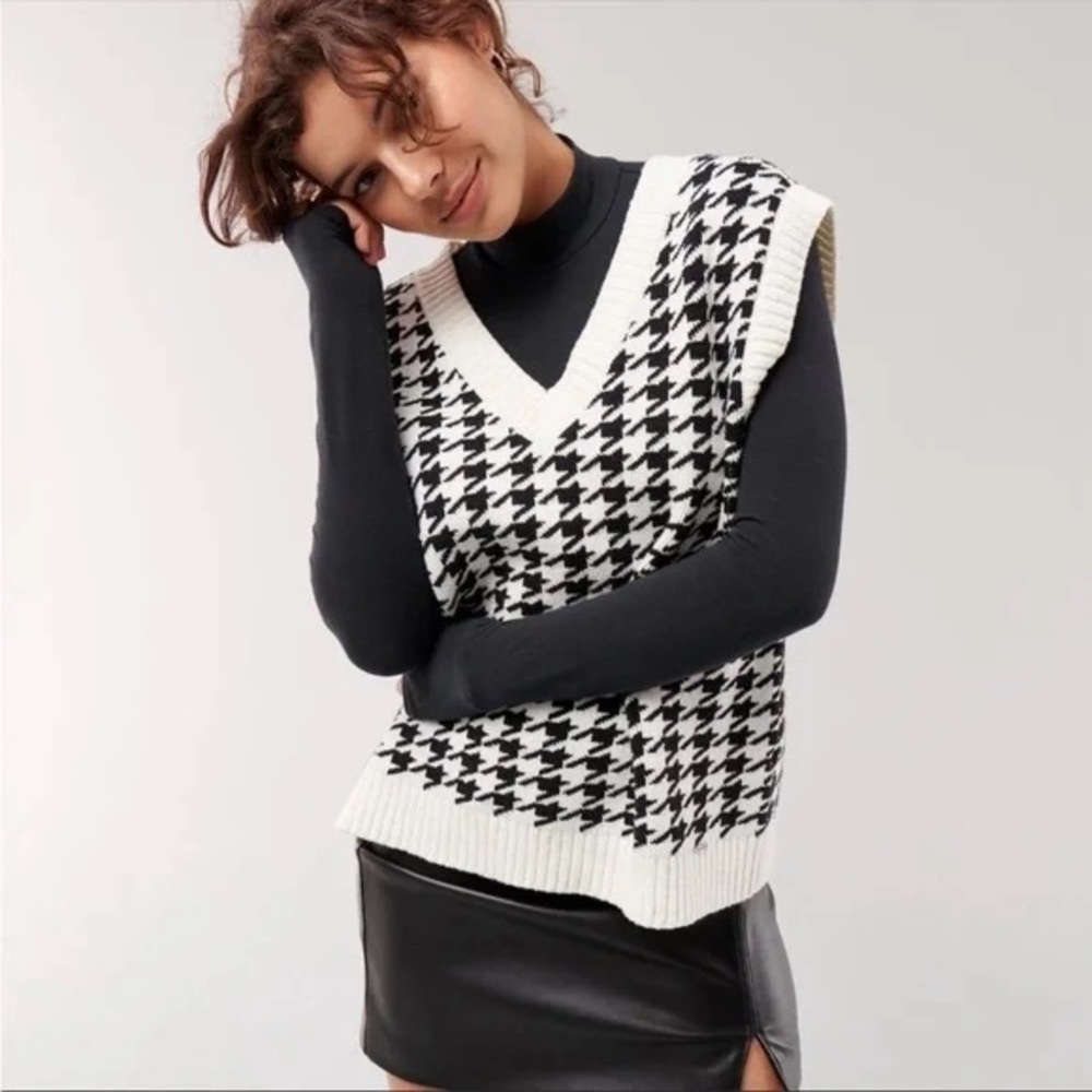 NWT Hollister Houndstooth Oversized Sweater Vest